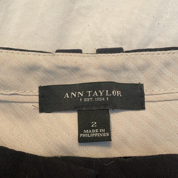 Ann Taylor - size 2 - black dress pants - lightweight rayon and spandex - Picture 5 of 13